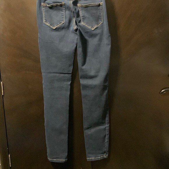 Maurices women’s skinny jeans,‎ size small - Picture 2 of 7